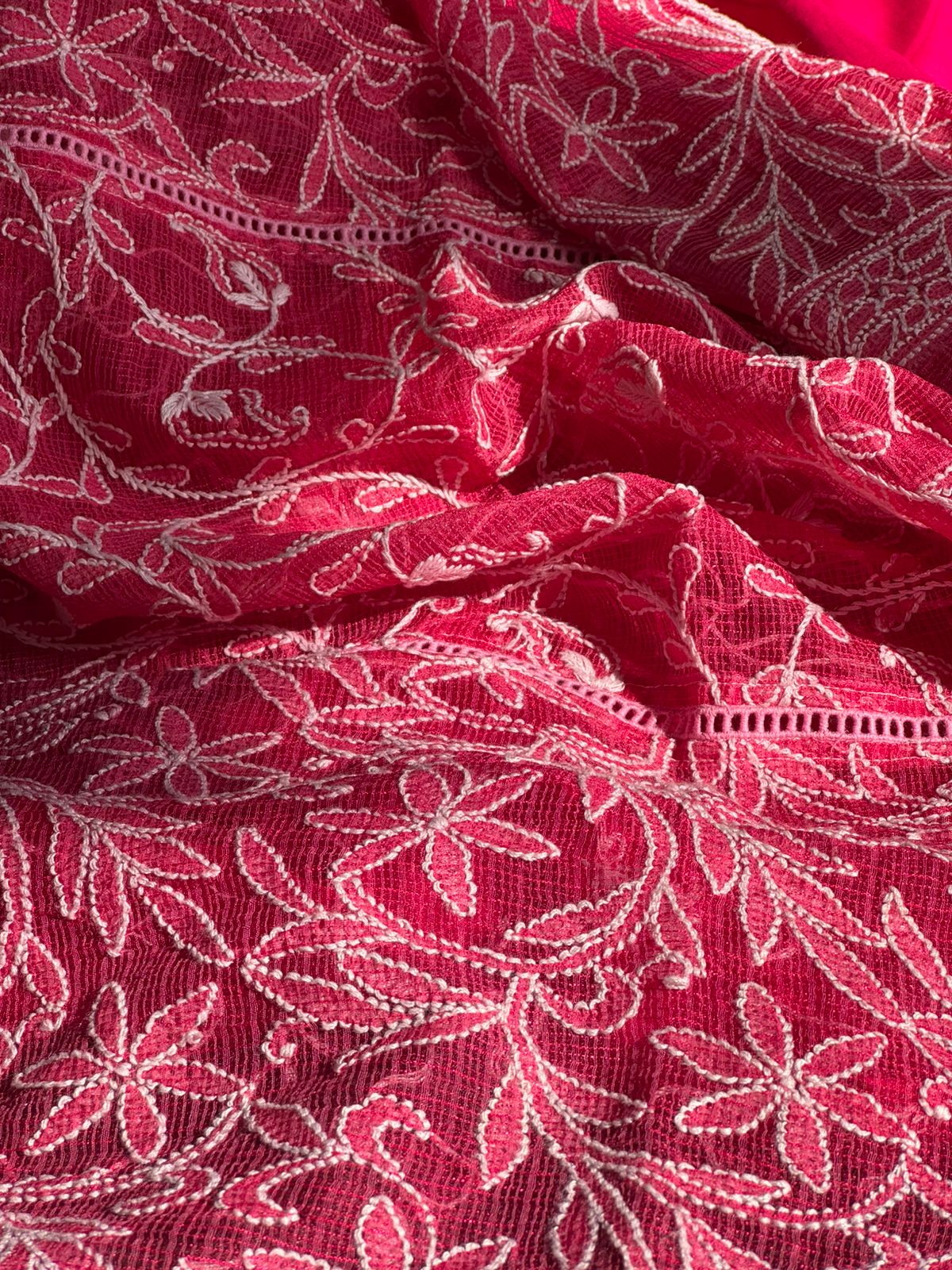 Ensemble Kurta en voile de pur coton avec motifs Chikankari Boota et Jaal et dupatta Kota (ensemble de 2) (non cousu)